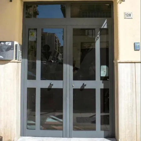 Central 128 בית הארחה 3*