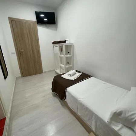 Гостевой дом Central 128 *