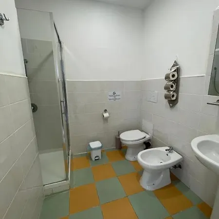 Central 128 招待所 3*